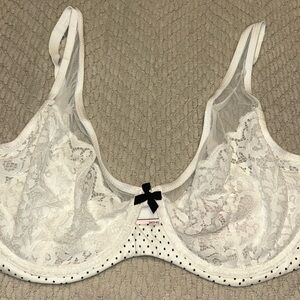 Victoria Secret - Body by Victoria - 38DD Lace & Mesh Bra - White Polka Dot